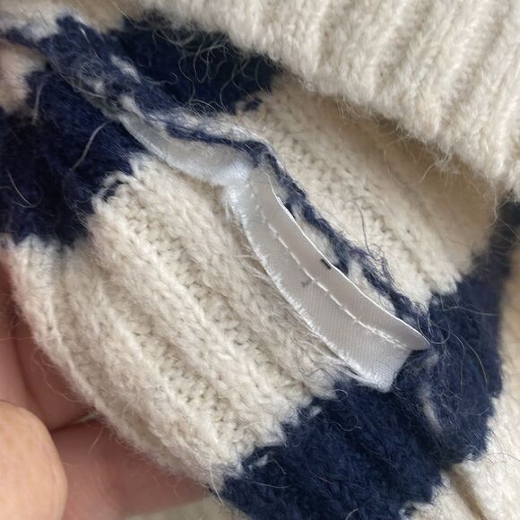 H&M Stripe Wool mixed Crewneck slouchy Sweater sz.L Gently used - Picture 7 of 11